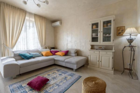 Elly's House Monopoli